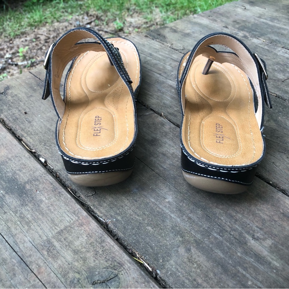 FlexStep Sandal - Picture 3 of 5